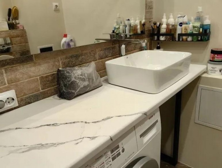 Столешница 140*50(55)  под мрамор отверстие справа